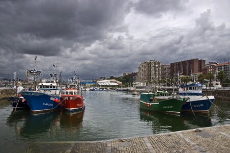 Barca fishing browse photo