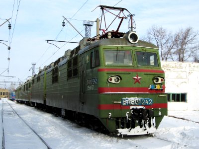 ВЛ80С-242,_Казахстан,_Карагандинская_область,_депо_Караганда-Сортировочная_(Trainpix_85991)