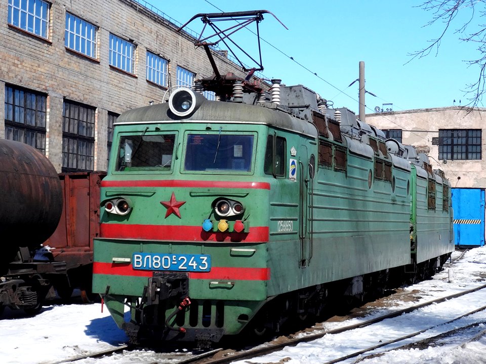 ВЛ80С-243,_Kazakhstan,_Karaganda_region,_Karaganda_depot_(Trainpix_128693)