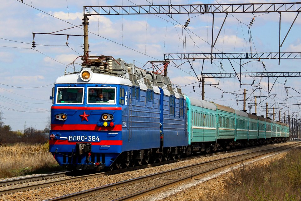 ВЛ80С-384,_Казахстан,_Карагандинская_область,_перегон_Жана_Караганды_-_Майкудук_(Trainpix_161623)