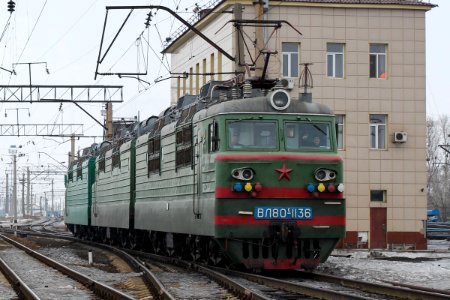 ВЛ80С-1136,_Kazakhstan,_Karaganda_region,_Karaganda-Sorting_station_(Trainpix_156319)
