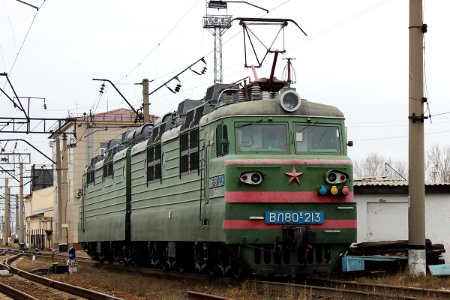 ВЛ80С-213,_Kazakhstan,_Karaganda_region,_Karaganda-Sorting_station_(Trainpix_145412)