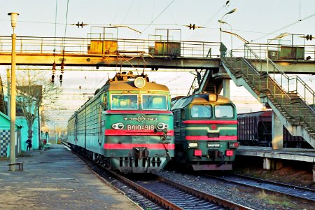 ВЛ10У-918,_Russia,_Moscow_region,_Volokolamsk_station_(Trainpix_210598)