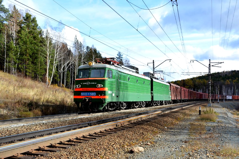 ВЛ10У-583,_Russia,_Chelyabinsk_region,_Floysovaya_-_Syrostan_stretch_(Trainpix_145243)
