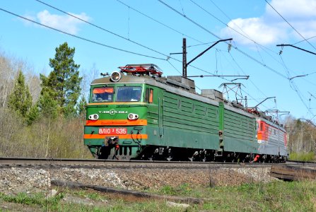ВЛ10У-535,_Россия,_Челябинская_область,_перегон_Бердяуш_-_Тундуш_(Trainpix_162382)