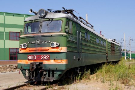 ВЛ10-292,_Россия,_Ленинградская_область,_депо_Волховстрой_(Trainpix_127246)