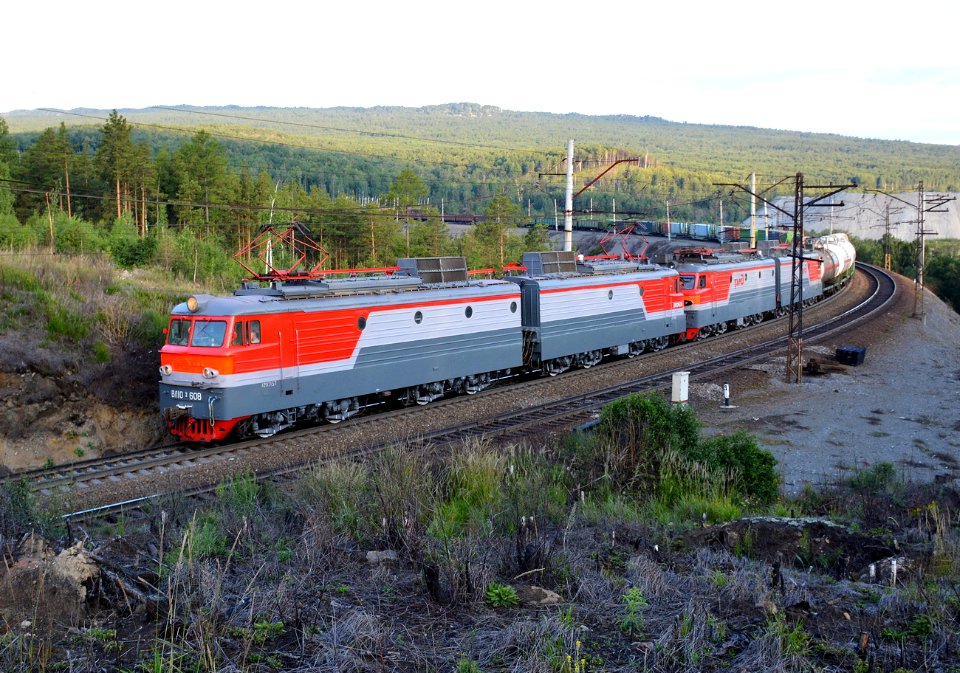 ВЛ10У-608,_Russia,_Chelyabinsk_region,_Khrebet_-_Urzhumka_stretch_(Trainpix_168773)