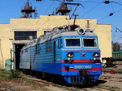 ВЛ80С-1882,_Kazakhstan,_Karaganda_region,_Karaganda_depot_(Trainpix_141971)