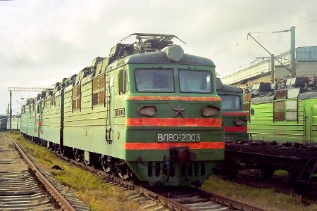 ВЛ80Т-2003,_Russia,_Smolensk_region,_Vyazma_depot_(Trainpix_152152)