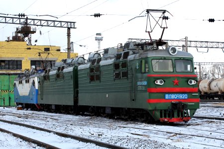 ВЛ80Т-1920,_Kazakhstan,_Karaganda_region,_Karaganda_depot_(Trainpix_147725)