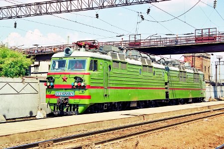 ВЛ80С-2230,_Russia,_Saratov_region,_Saratov-II_Railway_station_(Trainpix_201929)