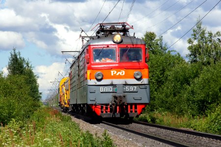 ВЛ10-597,_Россия,_Санкт-Петербург,_перегон_Парнас_-_Ручьи_(Trainpix_199440)