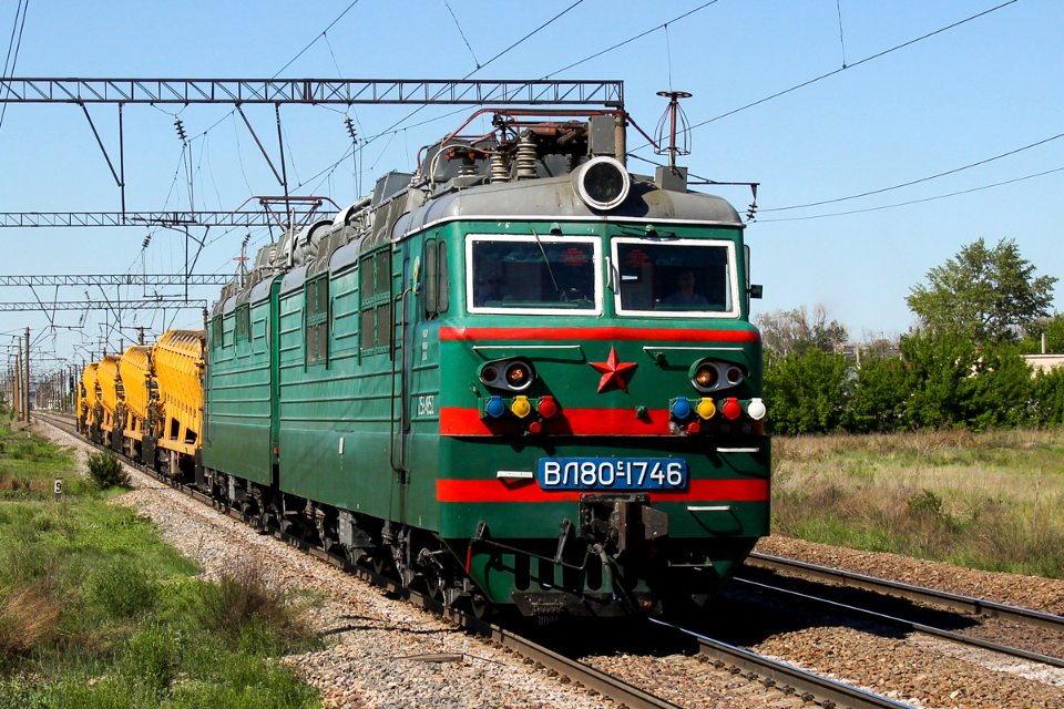 ВЛ80С-1746,_Казахстан,_Карагандинская_область,_перегон_Жана_Караганды_-_Майкудук_(Trainpix_197302)