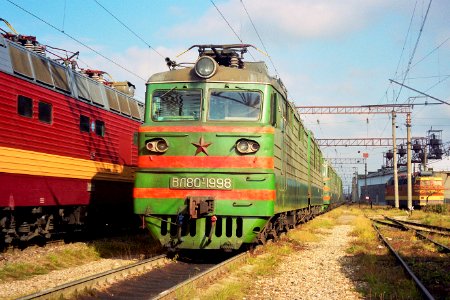 ВЛ80Т-1998,_Russia,_Smolensk_region,_Vyazma_depot_(Trainpix_152151)