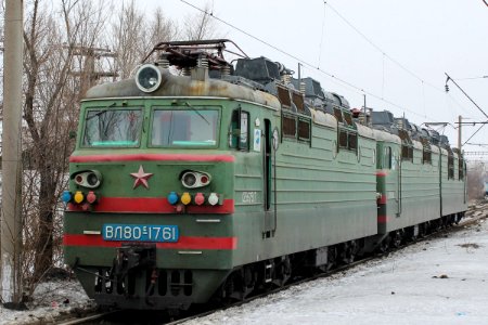 ВЛ80С-1761,_Казахстан,_Карагандинская_область,_депо_Караганда-Сортировочная_(Trainpix_156401)