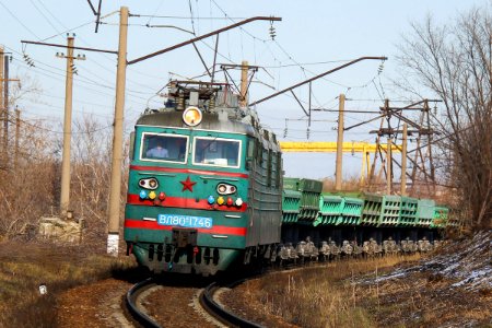 ВЛ80С-1746,_Казахстан,_Карагандинская_область,_станция_Караганда-Сортировочная_(Trainpix_210163)