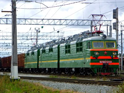 ВЛ80С-2221,_Россия,_Ленинградская_область,_станция_Свирь_(Trainpix_202016)