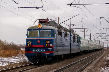 ВЛ80С-2704,_Казахстан,_Карагандинская_область,_перегон_Майкудук_-_Жана_Караганды_(Trainpix_209818)