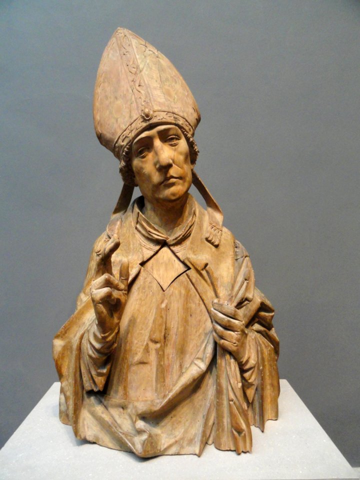 A_Bishop_Saint_(perhaps_Burchard_of_Wurzburg)_by_Tilman_Riemenschneider,_c._1515-1520,_linden_wood_with_traces_of_polychromy_-_National_Gallery_of_Art,_Washington_-_DSC09932