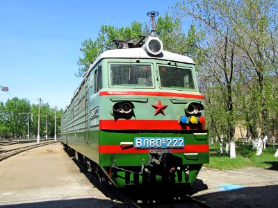 ВЛ80С-222,_Казахстан,_Карагандинская_область,_депо_Караганда-Сортировочная_(Trainpix_100343)