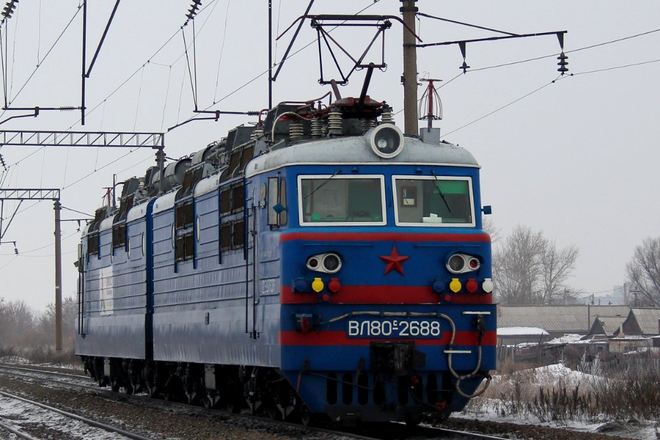 ВЛ80С-2688,_Казахстан,_Карагандинская_область,_перегон_Майкудук_-_Жана_Караганды_(Trainpix_186248)