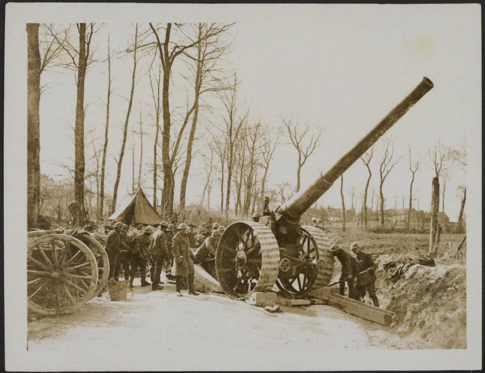A_big_British_gun_checking_the_German_advance.,_Bestanddeelnr_158-1867