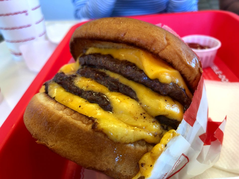 A_4x4_burger_at_In-n-Out_Burger