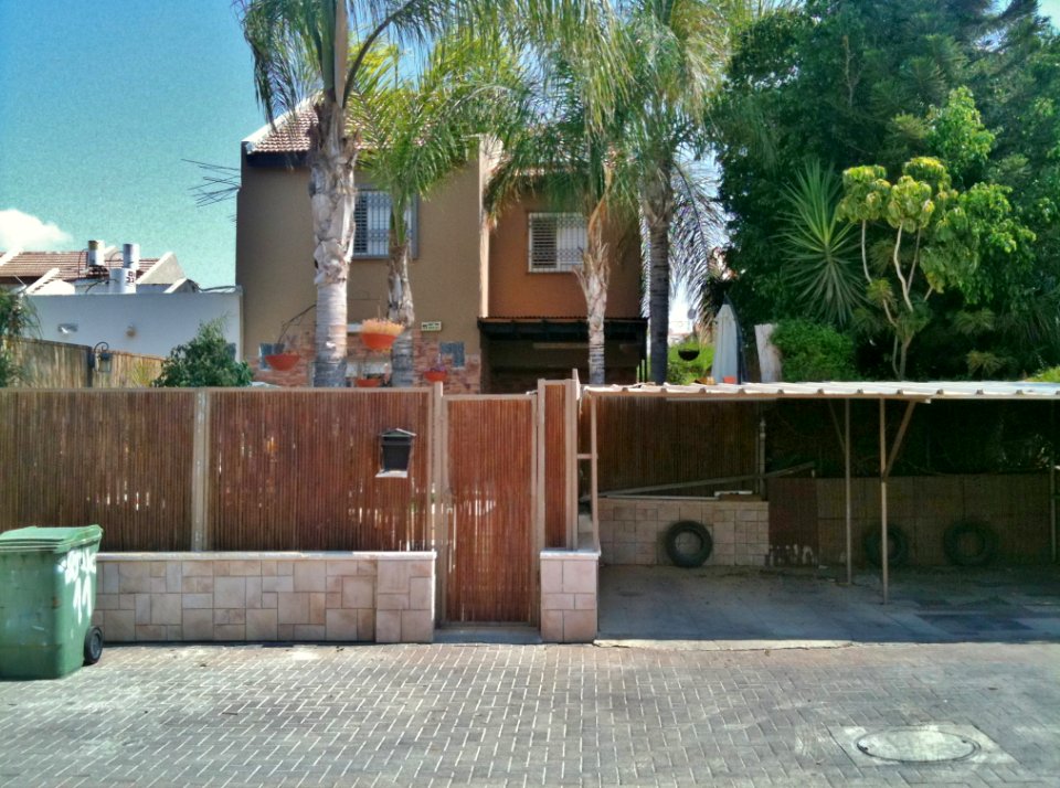 A_Cottage_in_Ramot_Alef_Beersheeba_Israel_IMG_3956