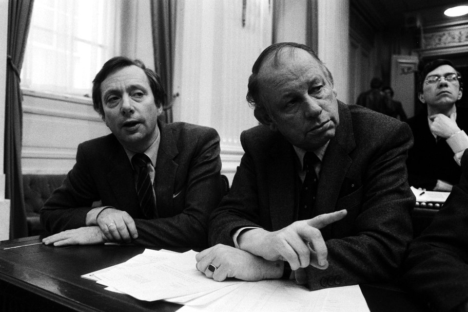 A._van_de_Hek_(PvdA)_en_Jacobse_(VVD)_(r),_Bestanddeelnr_932-5179