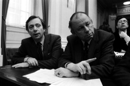 A._van_de_Hek_(PvdA)_en_Jacobse_(VVD)_(r),_Bestanddeelnr_932-5179