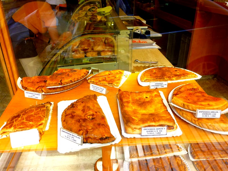 A_Coruña_-_Variedad_de_empanadas_gallegas