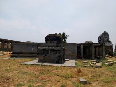 A_damaged_Hindu_temple_in_Pushpagiri_village,_near_Kadapa,_Andhra_Pradesh_4