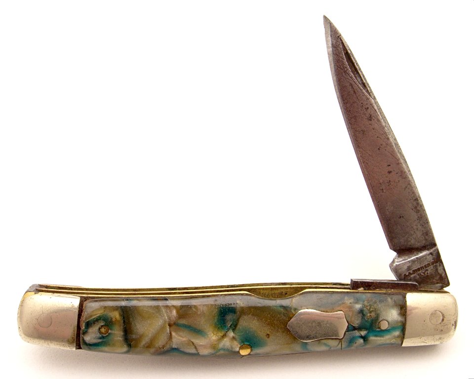 A_a_fisher_pocket_knife_with_broken_secondary_blade