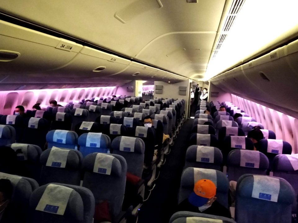 A_nearly_empty_flight_from_PEK_to_LAX_amid_the_COVID-19_pandemic_1