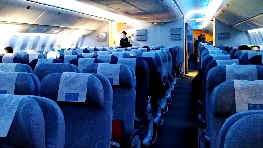 A_nearly_empty_flight_from_PEK_to_LAX_amid_the_COVID-19_pandemic_3_(cropped)
