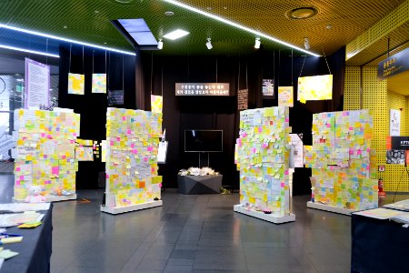 A_memorial_space_for_the_victim_of_the_Gangnam_Station_Homicide_1
