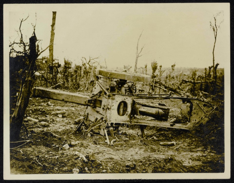 A_German_howitzer_found_at_Martinpuich_knocked_out_by_our_guns,_Bestanddeelnr_158-0968