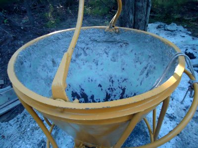 A_giant_vat_to_mix_concrete