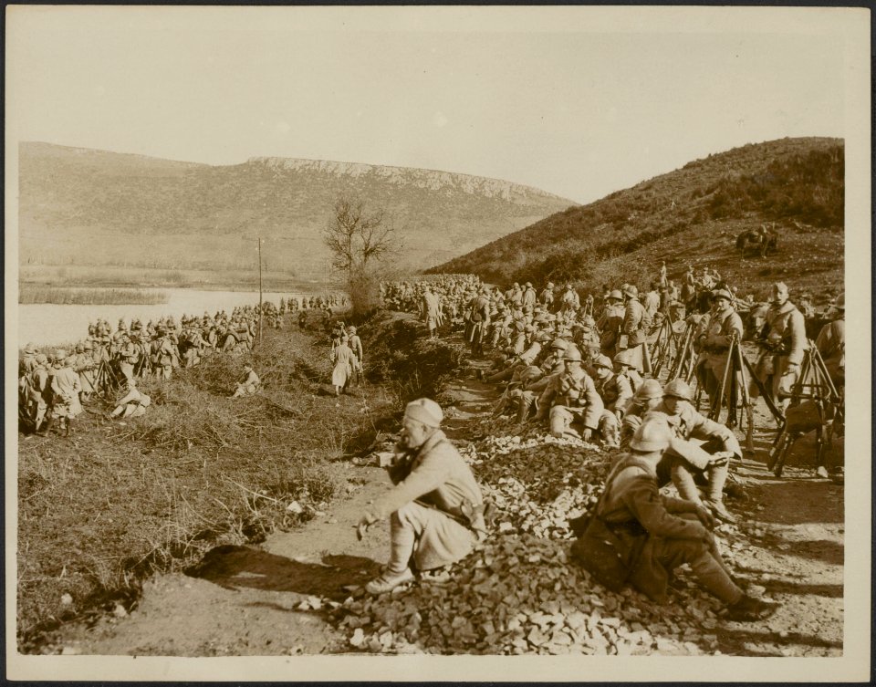 A_French_Battalion_preparing_to_march_after_a_bivouac.,_Bestanddeelnr_158-2195