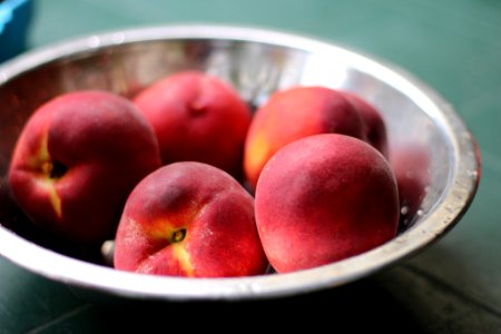 A_Bowl_Of_Peaches_(168126787) photo