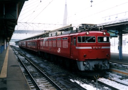 A_local_train_from_Aomori_to_Morioka photo