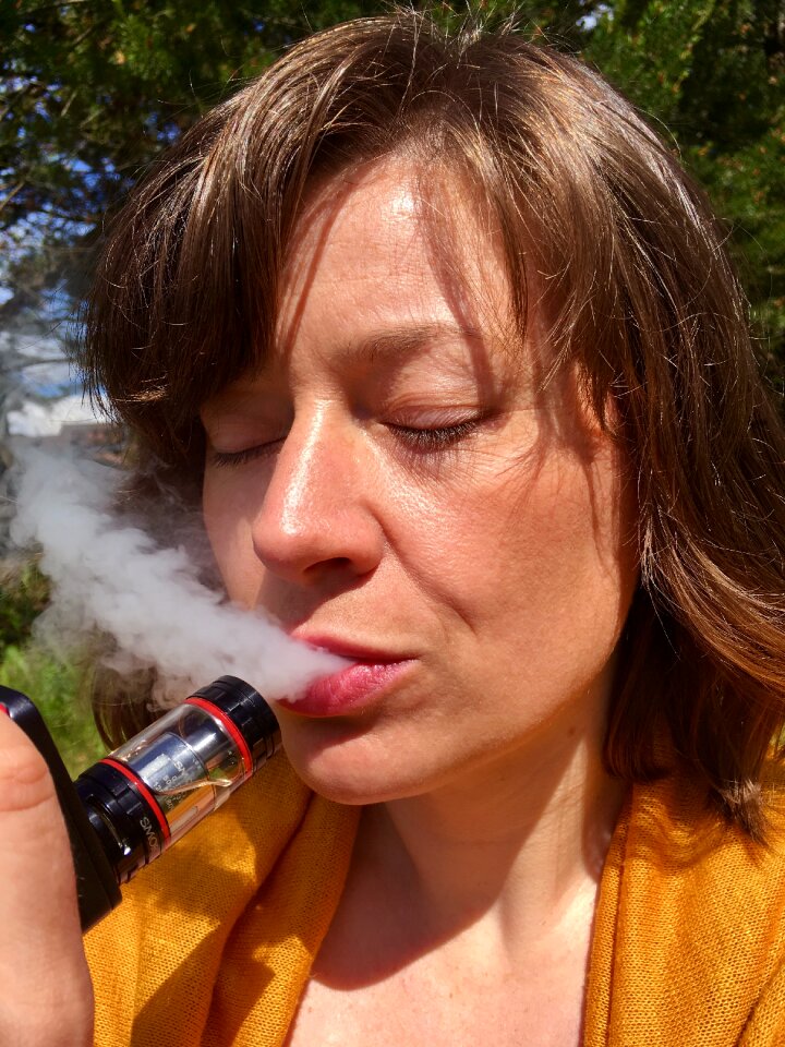 Cigarette smoke vapor