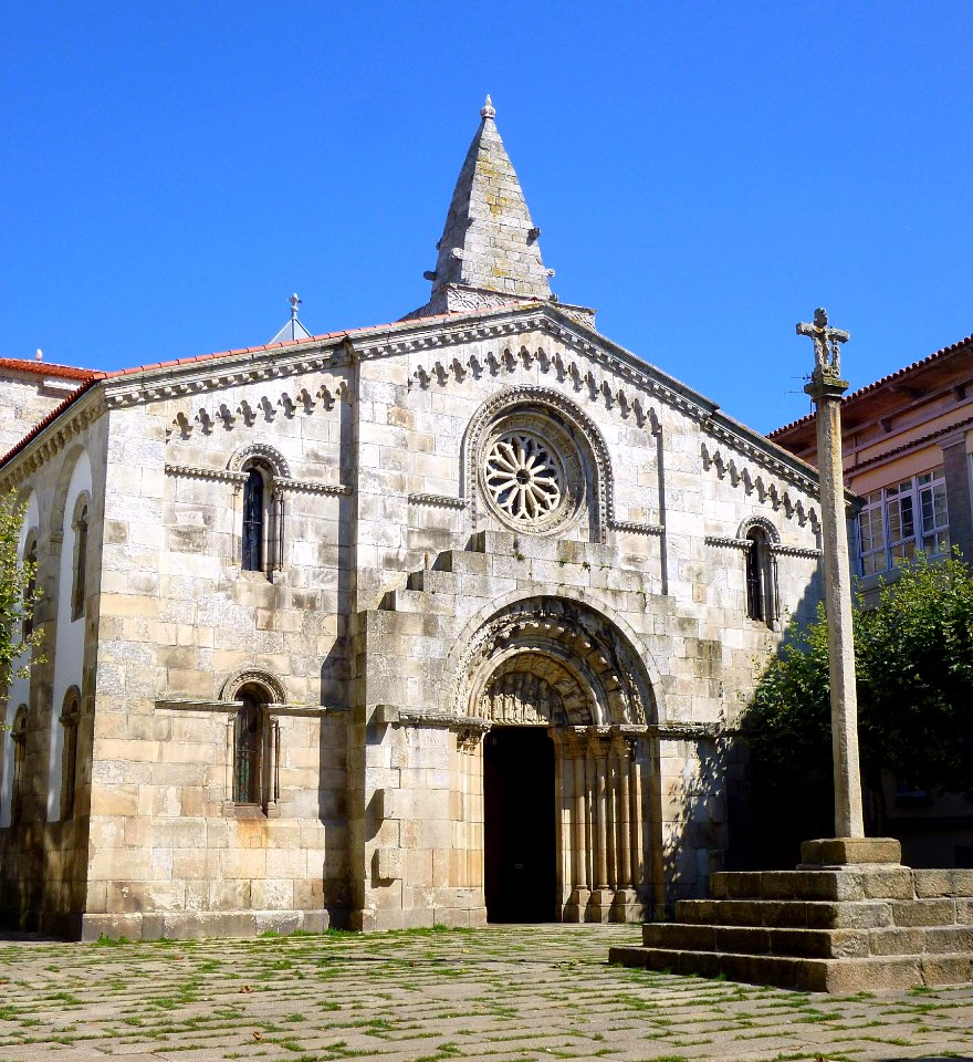 A_Coruña_-_Real_Colegiata_de_Santa_María_del_Campo_09