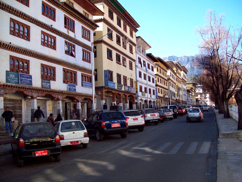 A_Main_Road_in_Thimphu