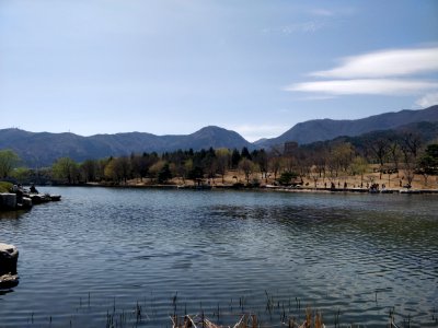 A_lake_in_Beijing_Botanical_Garden2
