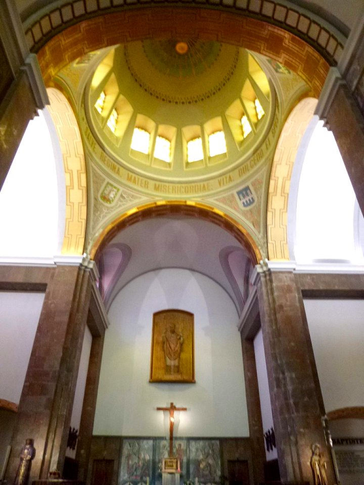 A_Coruña_-_Iglesia_de_San_Pedro_de_Mezonzo_09