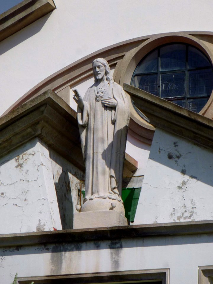 A_Coruña_-_Iglesia_de_San_Pío_X_y_San_Roque_(Esclavas_del_Sagrado_Corazón_de_Jesús)_1