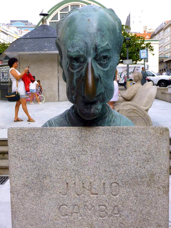 A_Coruña_-_Praza_do_Humor,_Julio_Camba