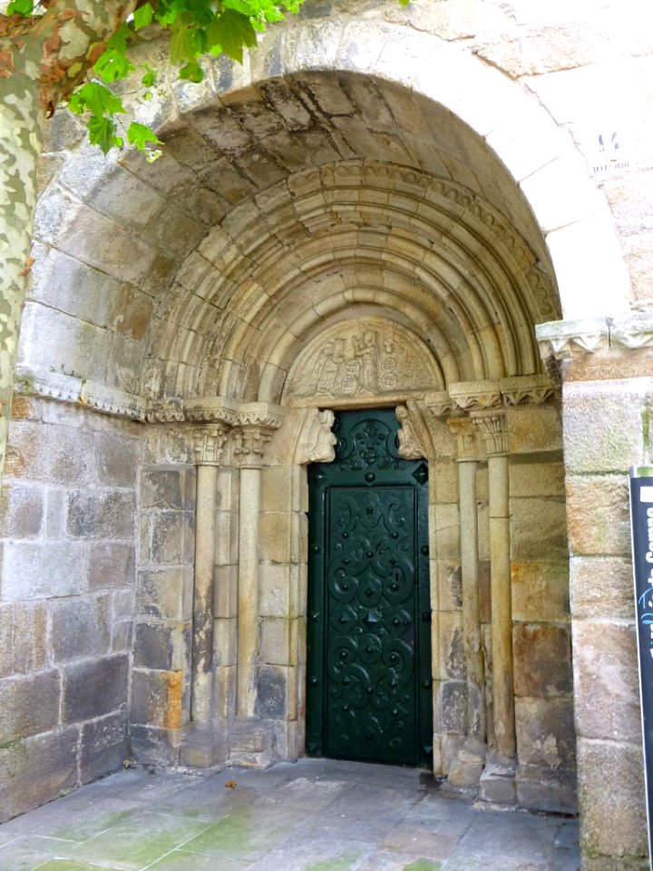 A_Coruña_-_Real_Colegiata_de_Santa_María_del_Campo_05