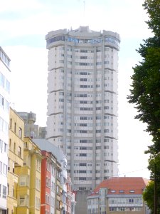 A_Coruña_-_Torre_Costa_Rica_(Torre_Hercón)_09